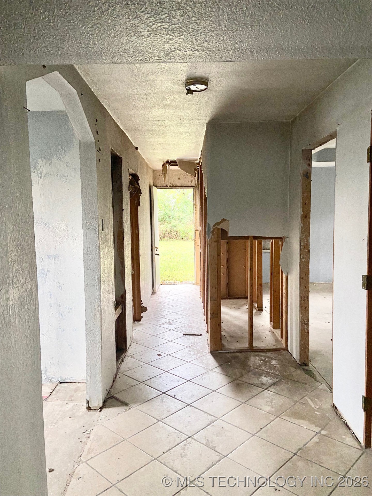 425 Rockdale Boulevard Property Photo 8