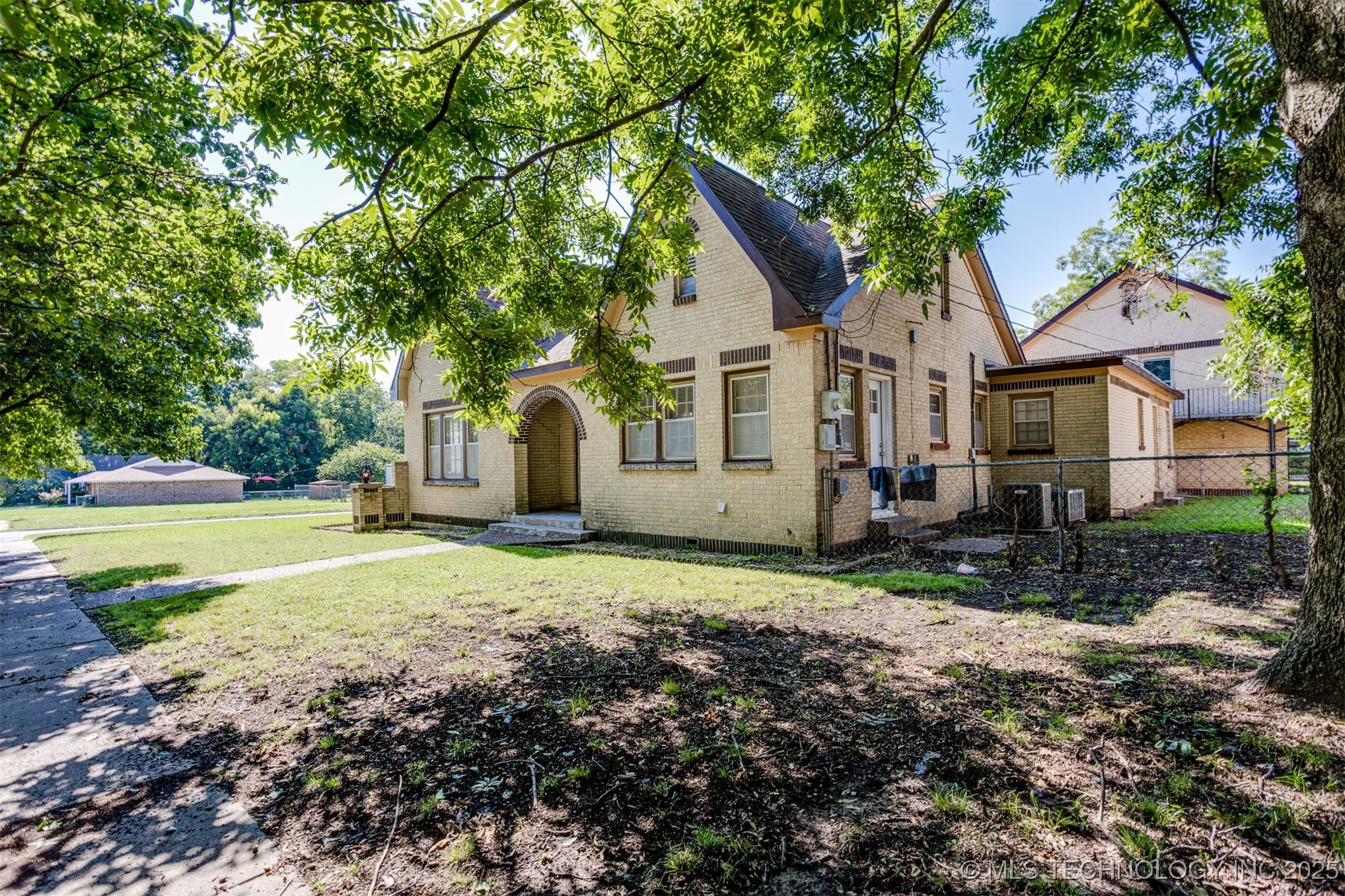 503 S Johnston Street Property Photo 5