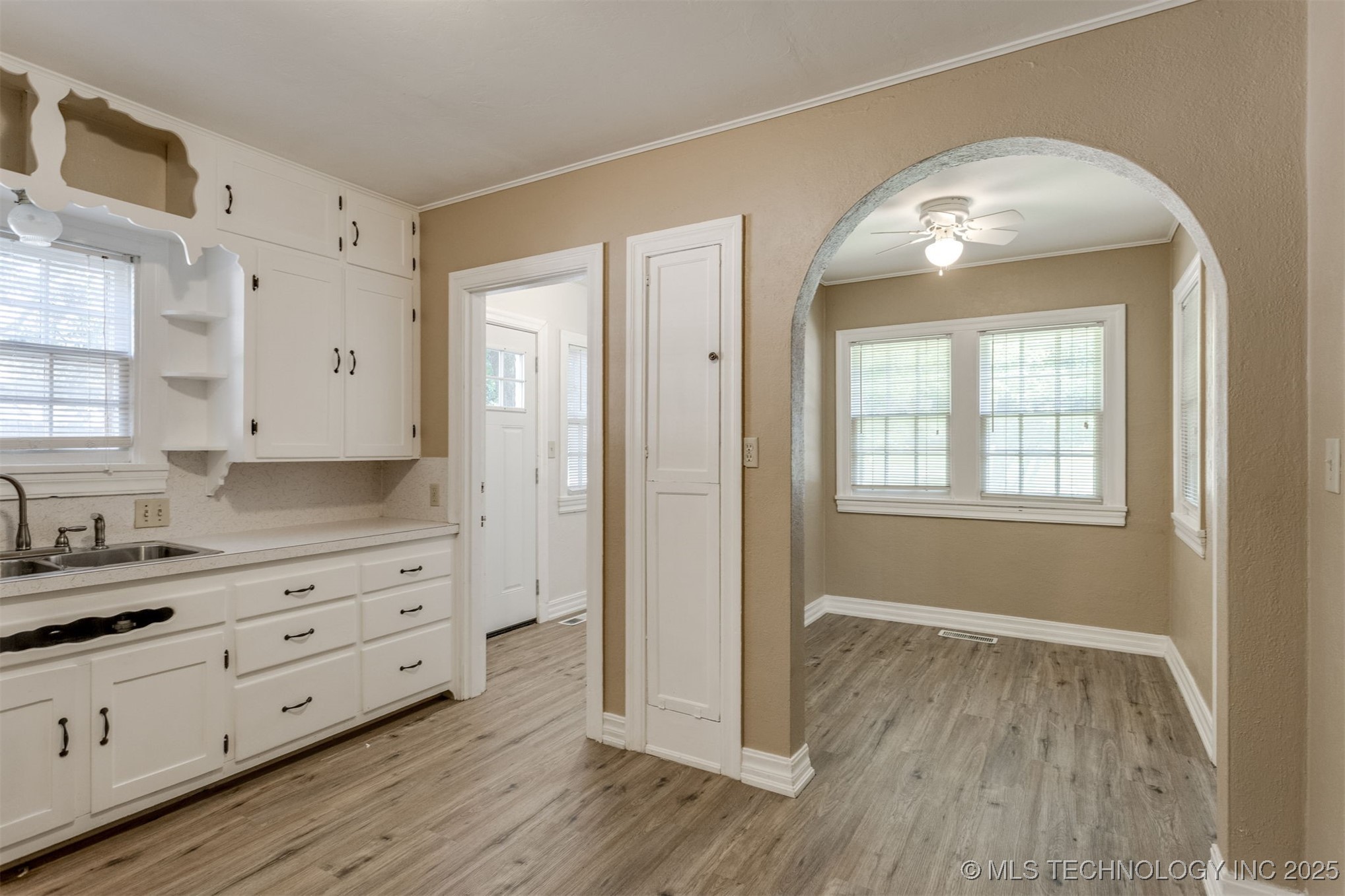 503 S Johnston Street Property Photo 18