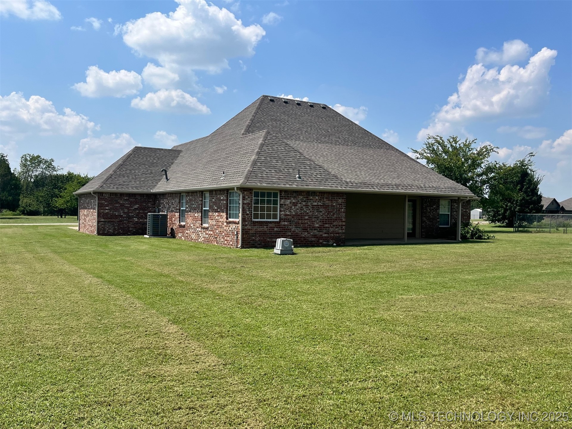 12047 N 193rd East Avenue Property Photo 39