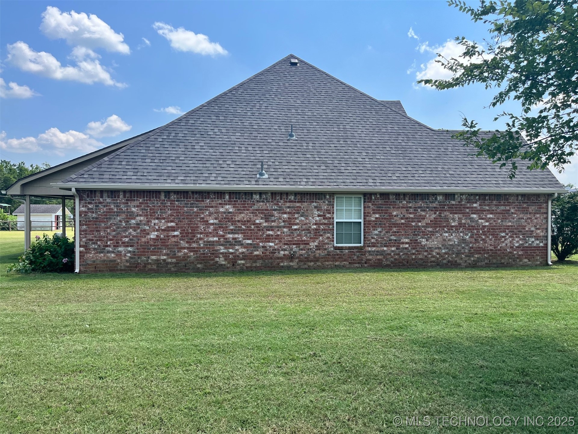 12047 N 193rd East Avenue Property Photo 42