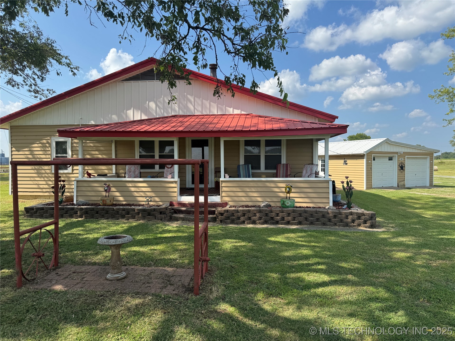 15871 N 3982 Property Photo 1