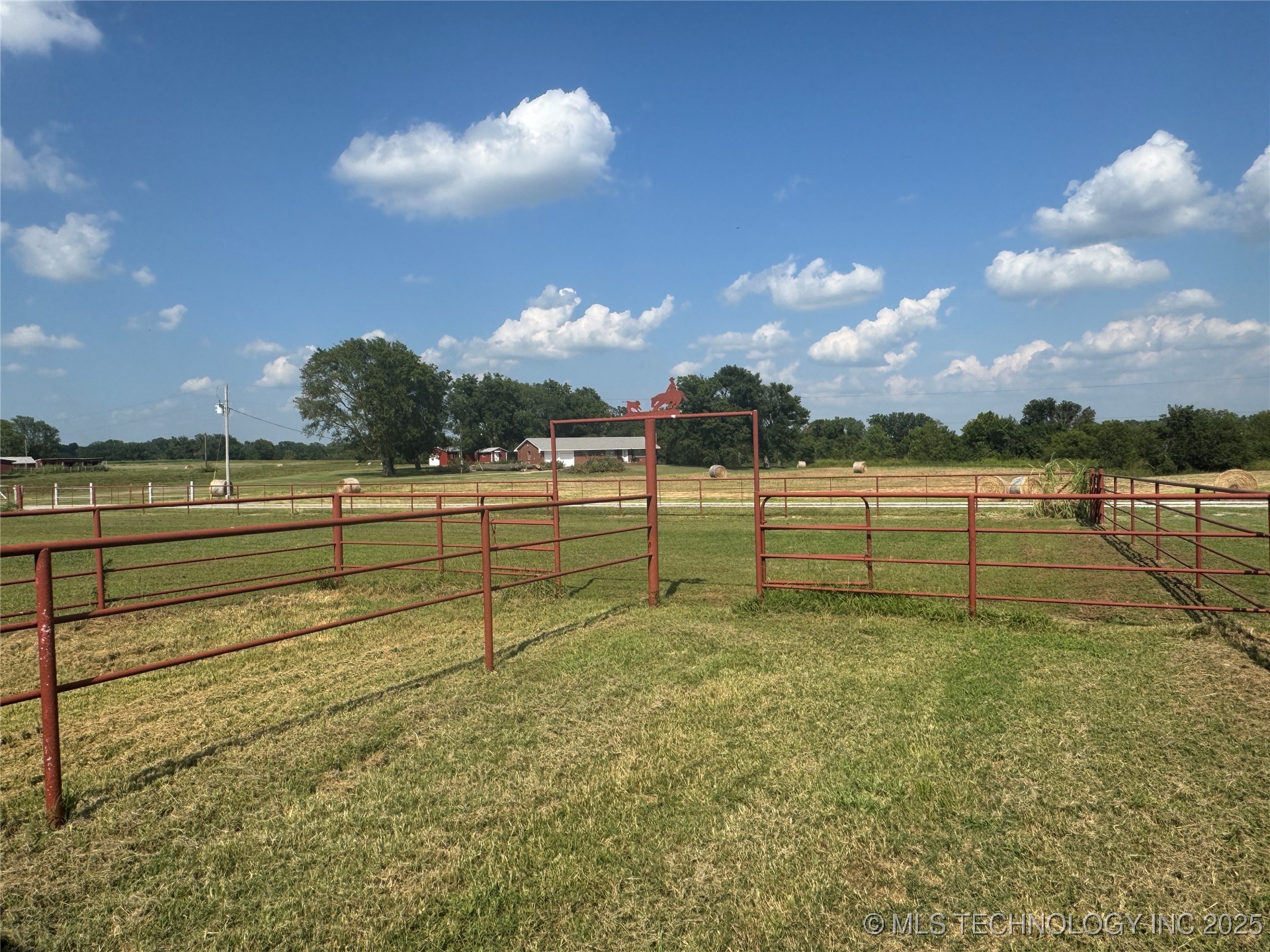 15871 N 3982 Property Photo 7