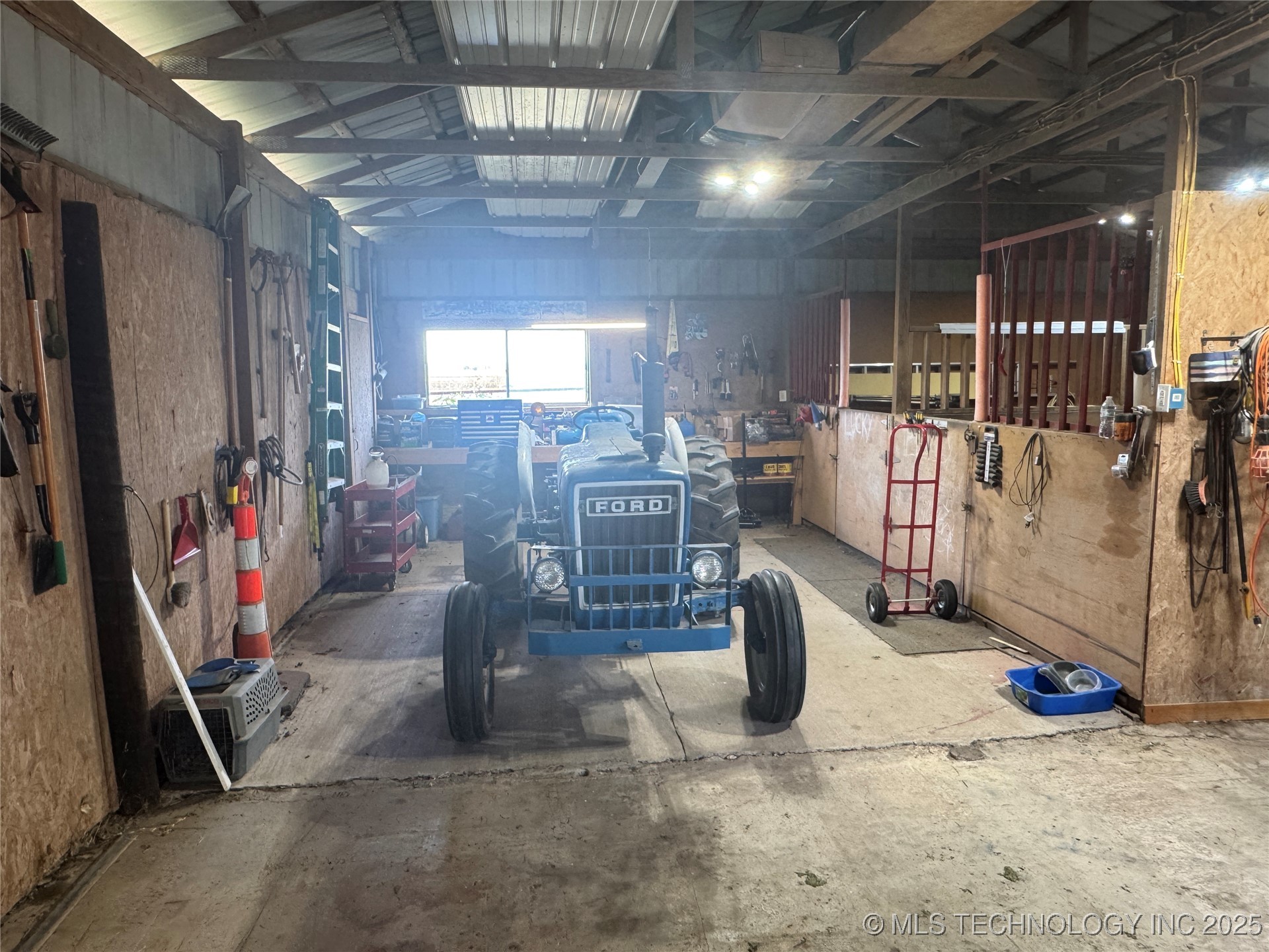 15871 N 3982 Property Photo 11