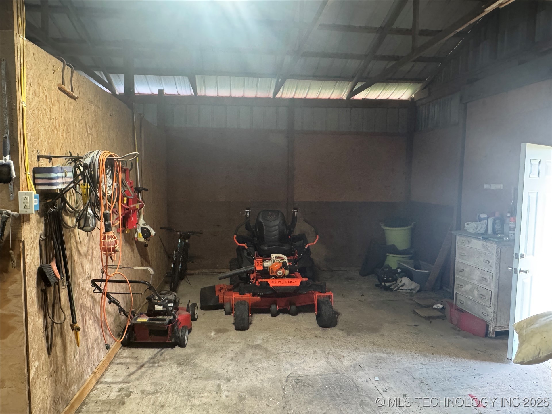 15871 N 3982 Property Photo 12