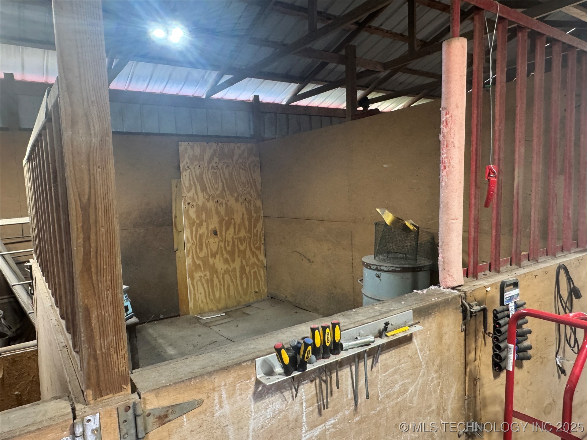 15871 N 3982 Property Photo 14