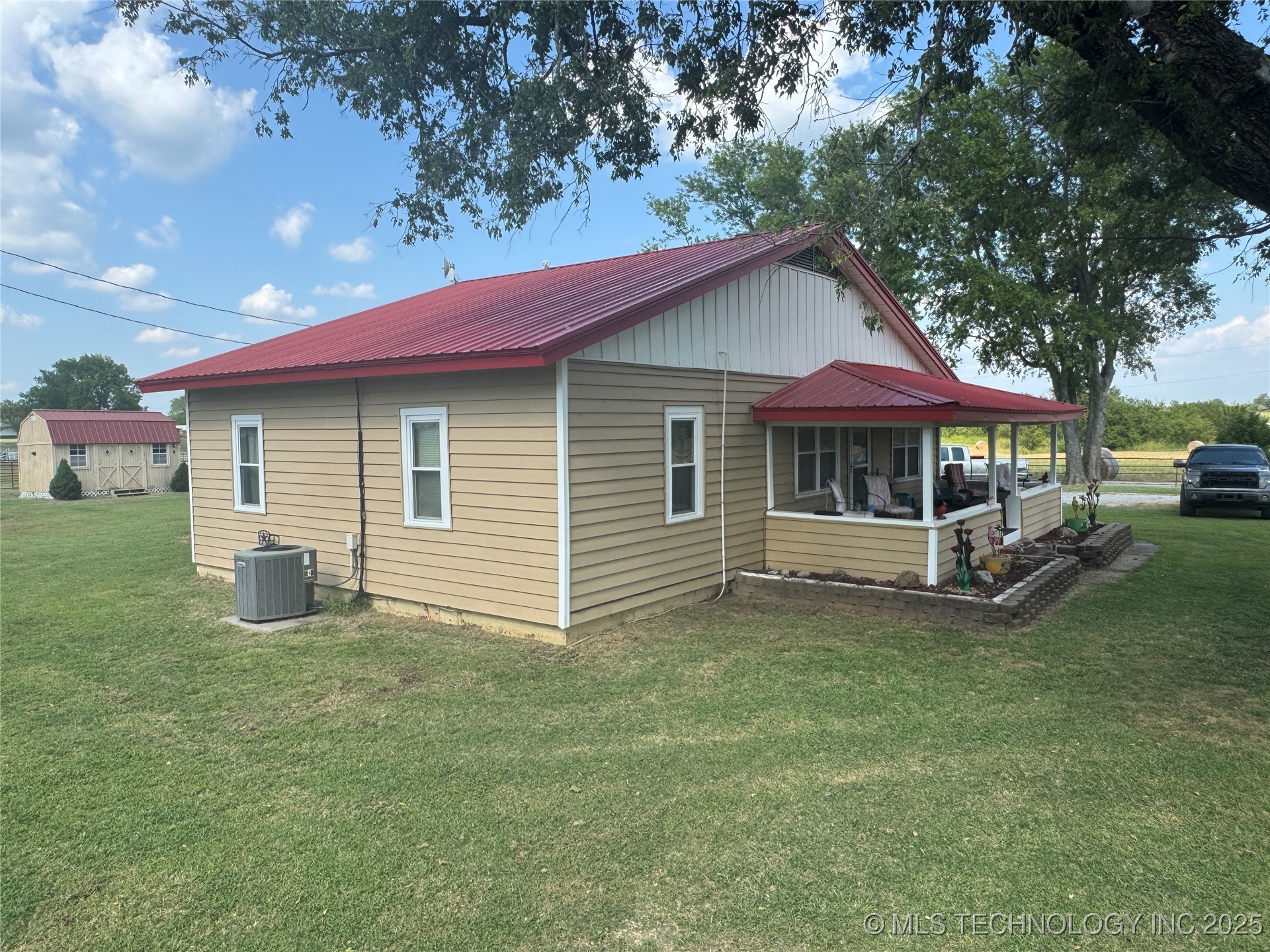 15871 N 3982 Property Photo 18