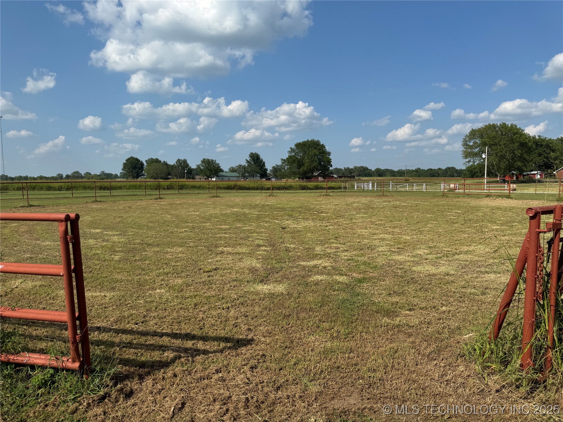 15871 N 3982 Property Photo 32