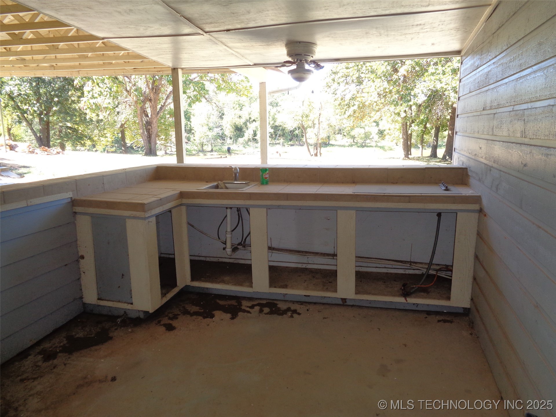 87 Hickory Lane Property Photo 2