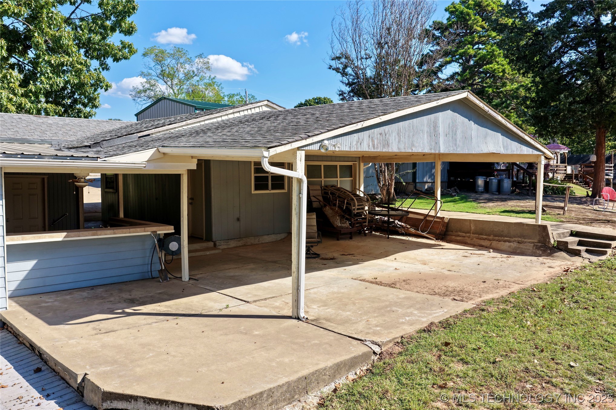 87 Hickory Lane Property Photo 3