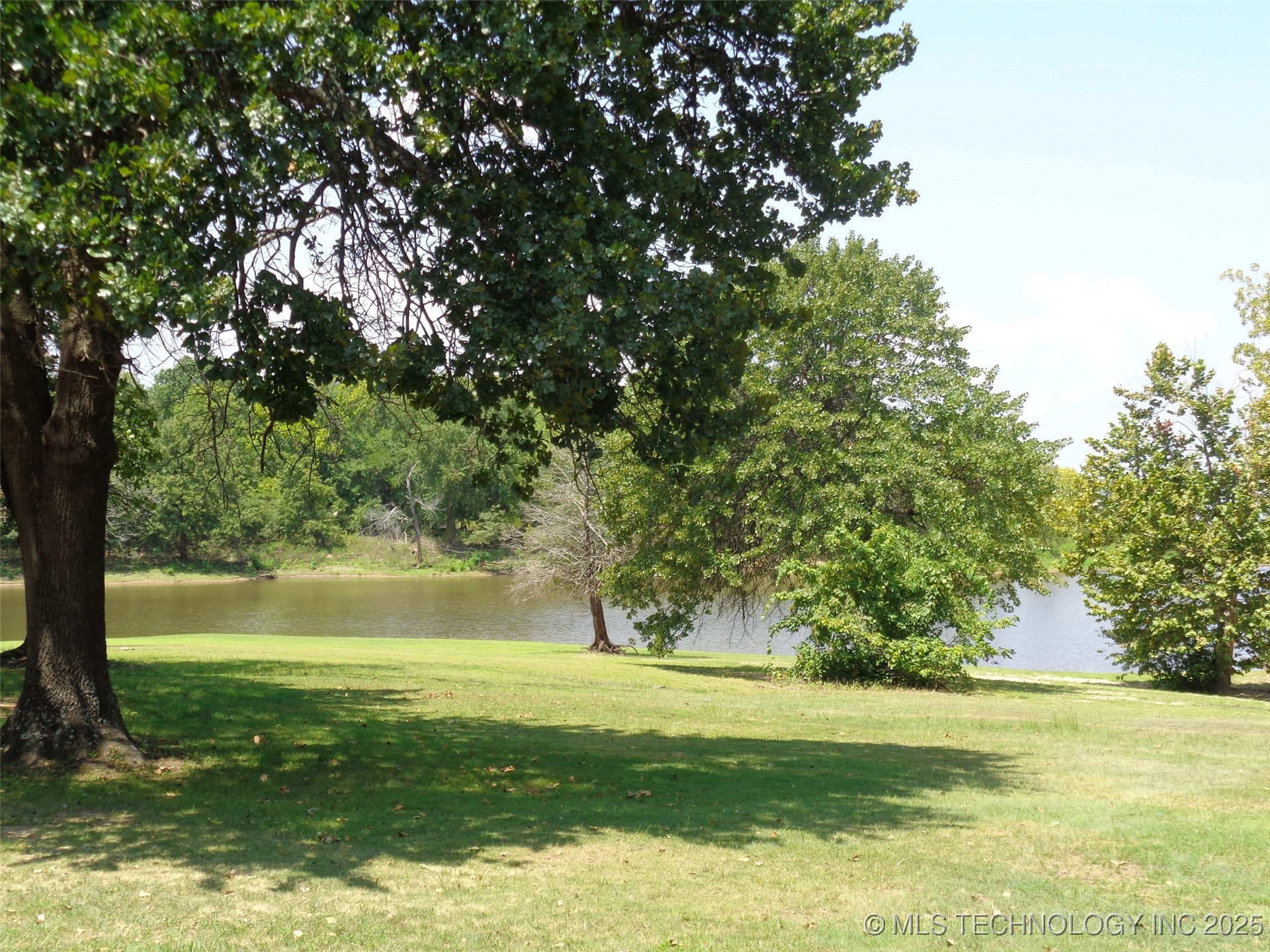 87 Hickory Lane Property Photo 5