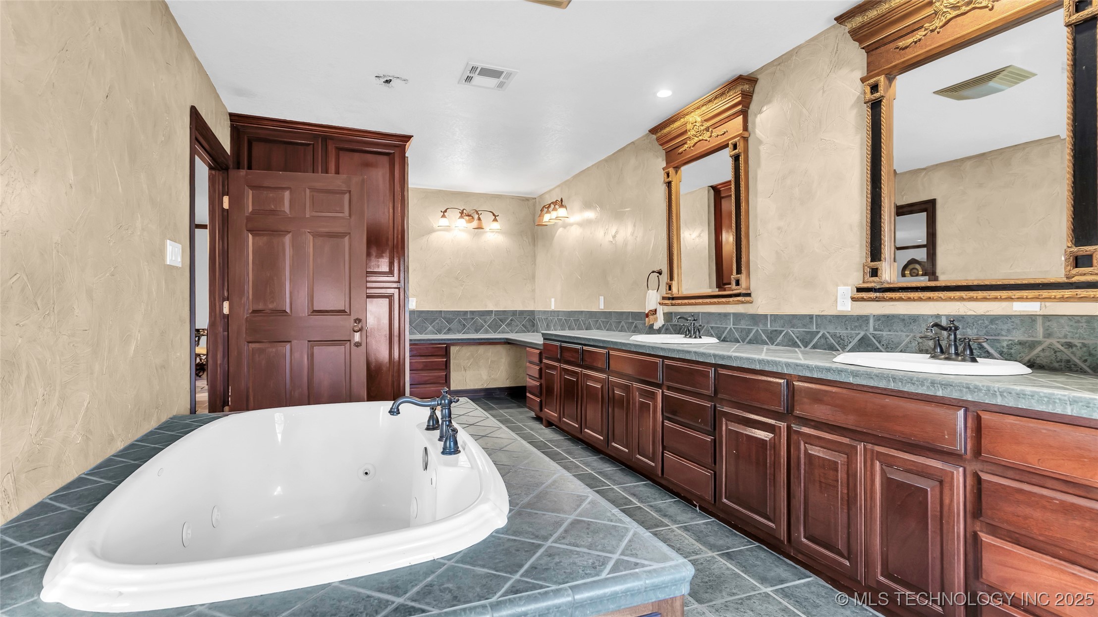 204 Bear Hollow Road Property Photo 27