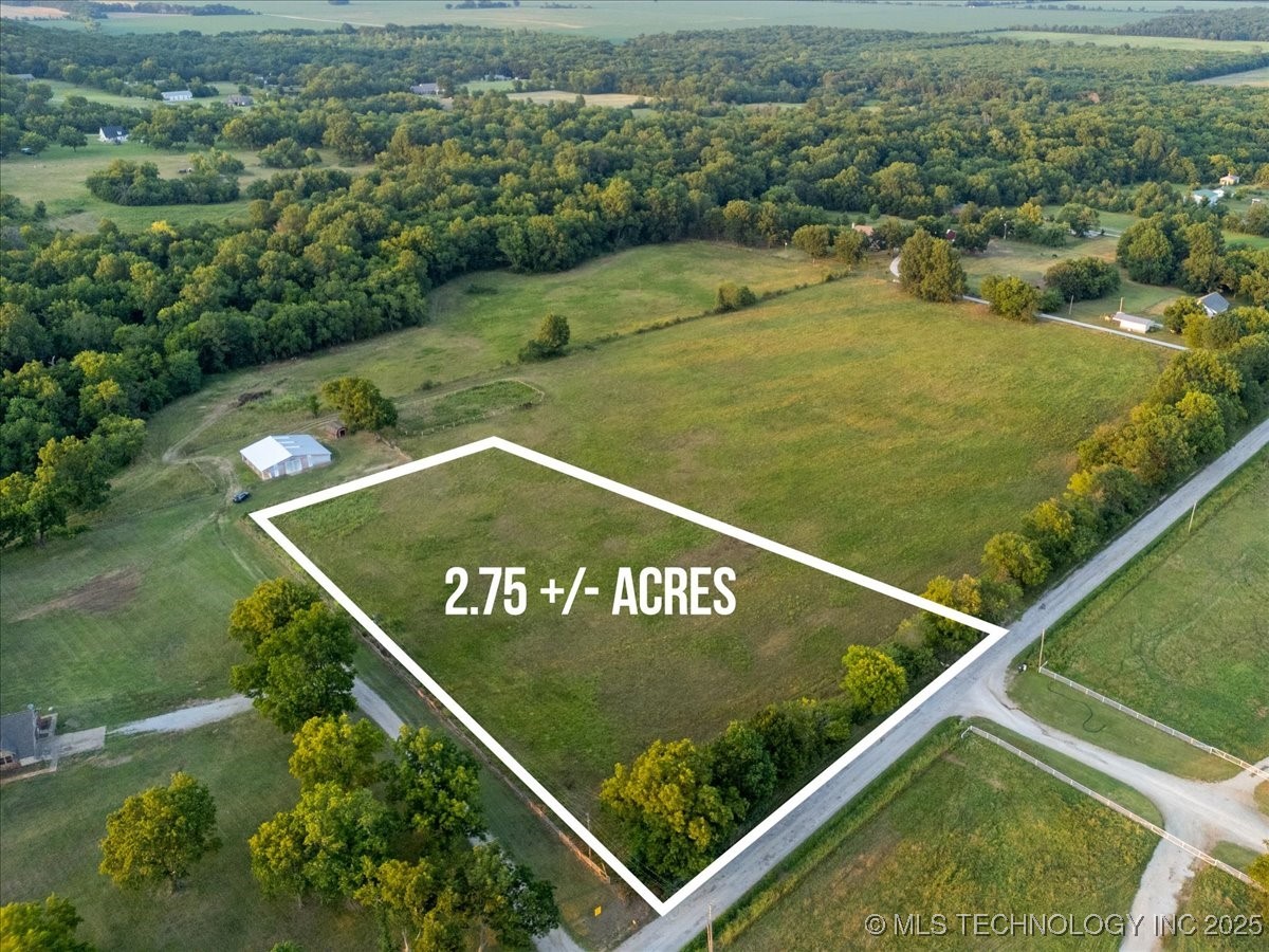 08 E 41st Street S Property Photo 6