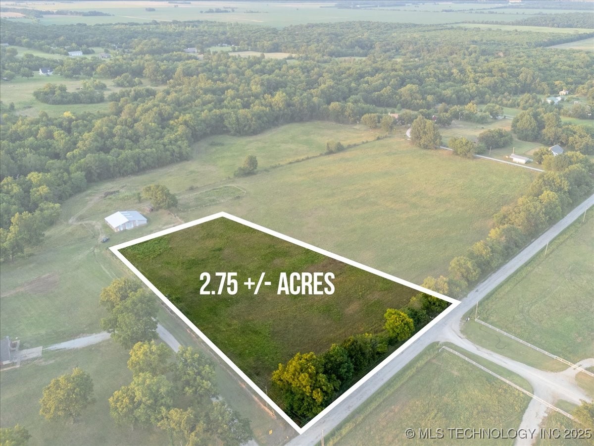 08 E 41st Street S Property Photo 8