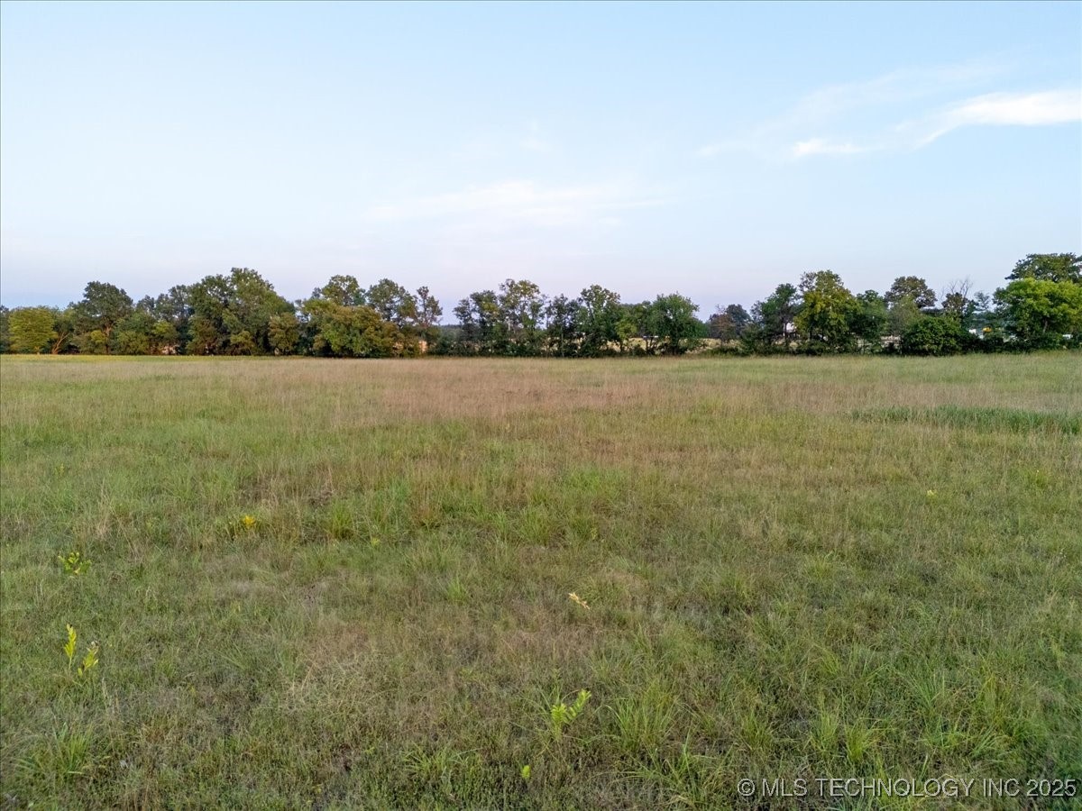 08 E 41st Street S Property Photo 14