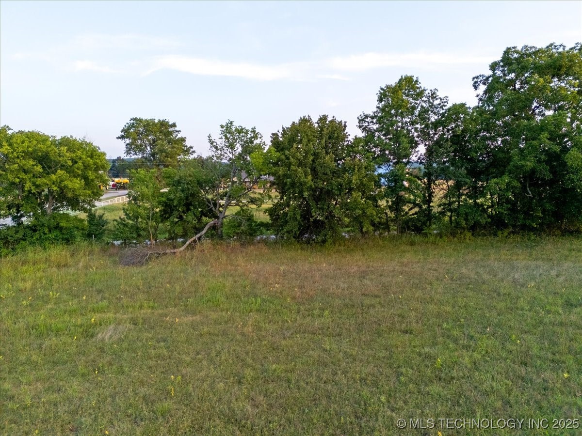 08 E 41st Street S Property Photo 17