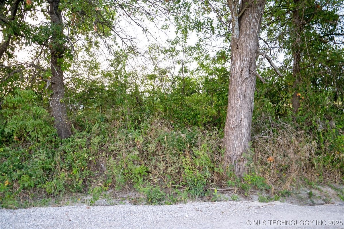 08 E 41st Street S Property Photo 20