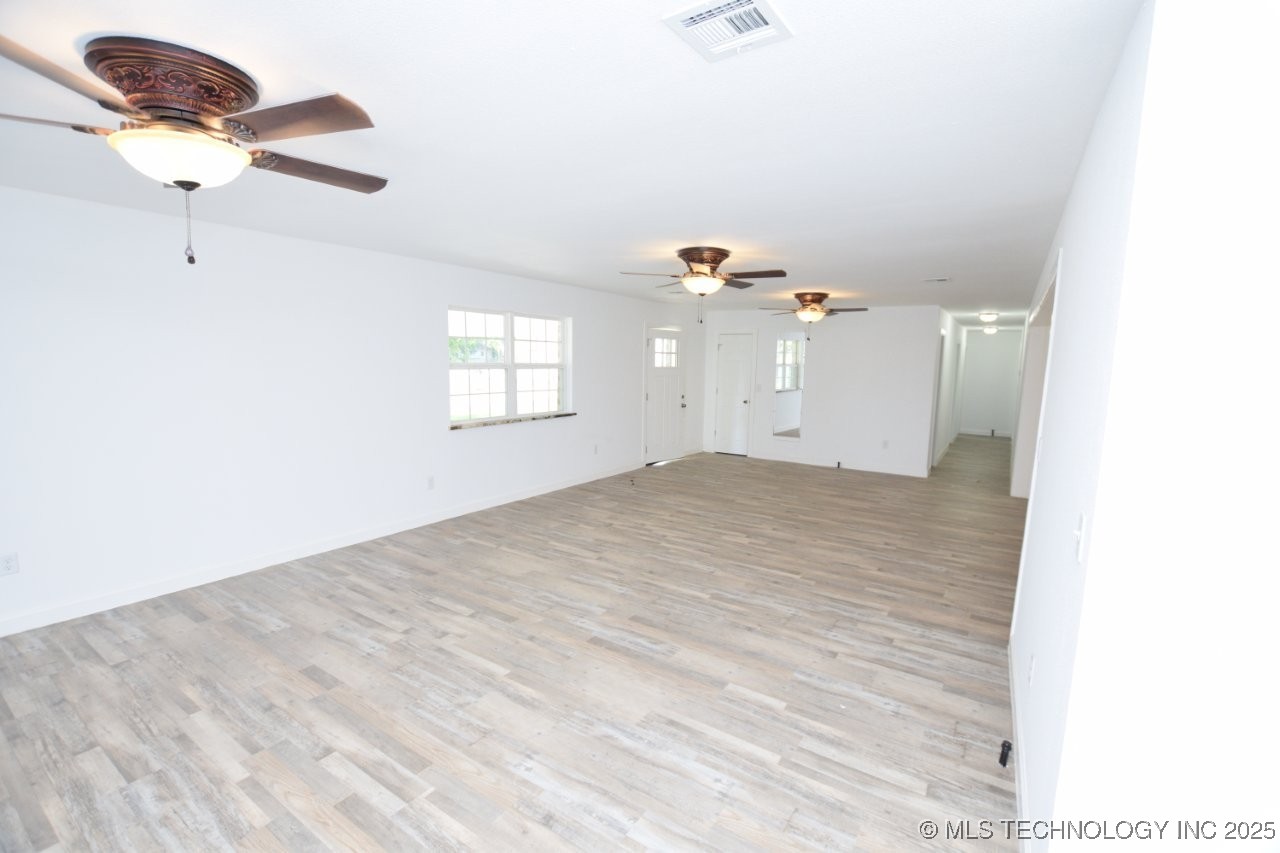 1468 W Division Property Photo 14