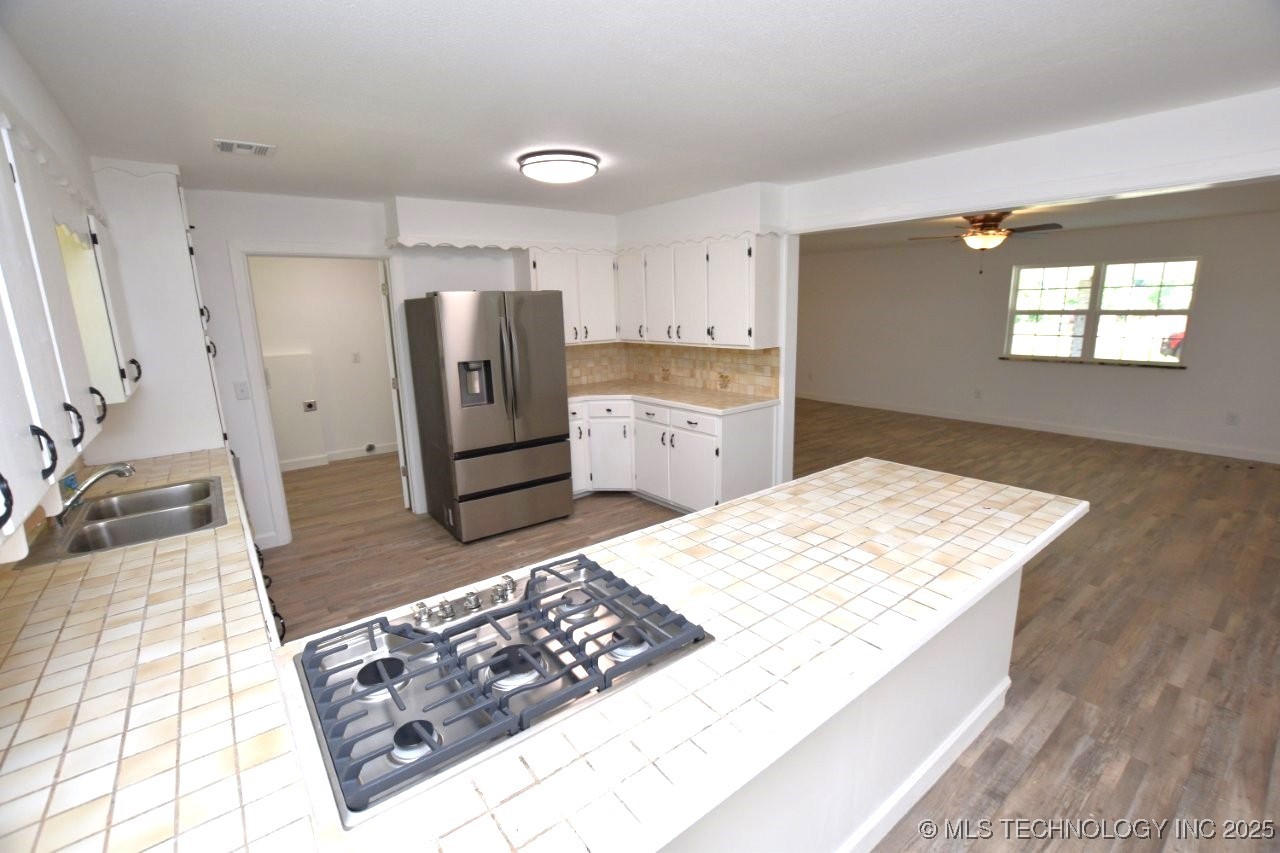 1468 W Division Property Photo 18