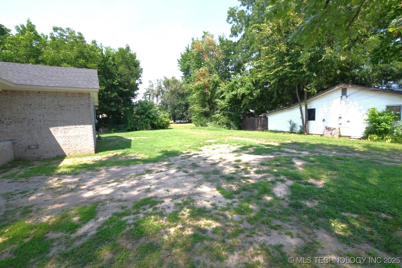 1468 W Division Property Photo 22