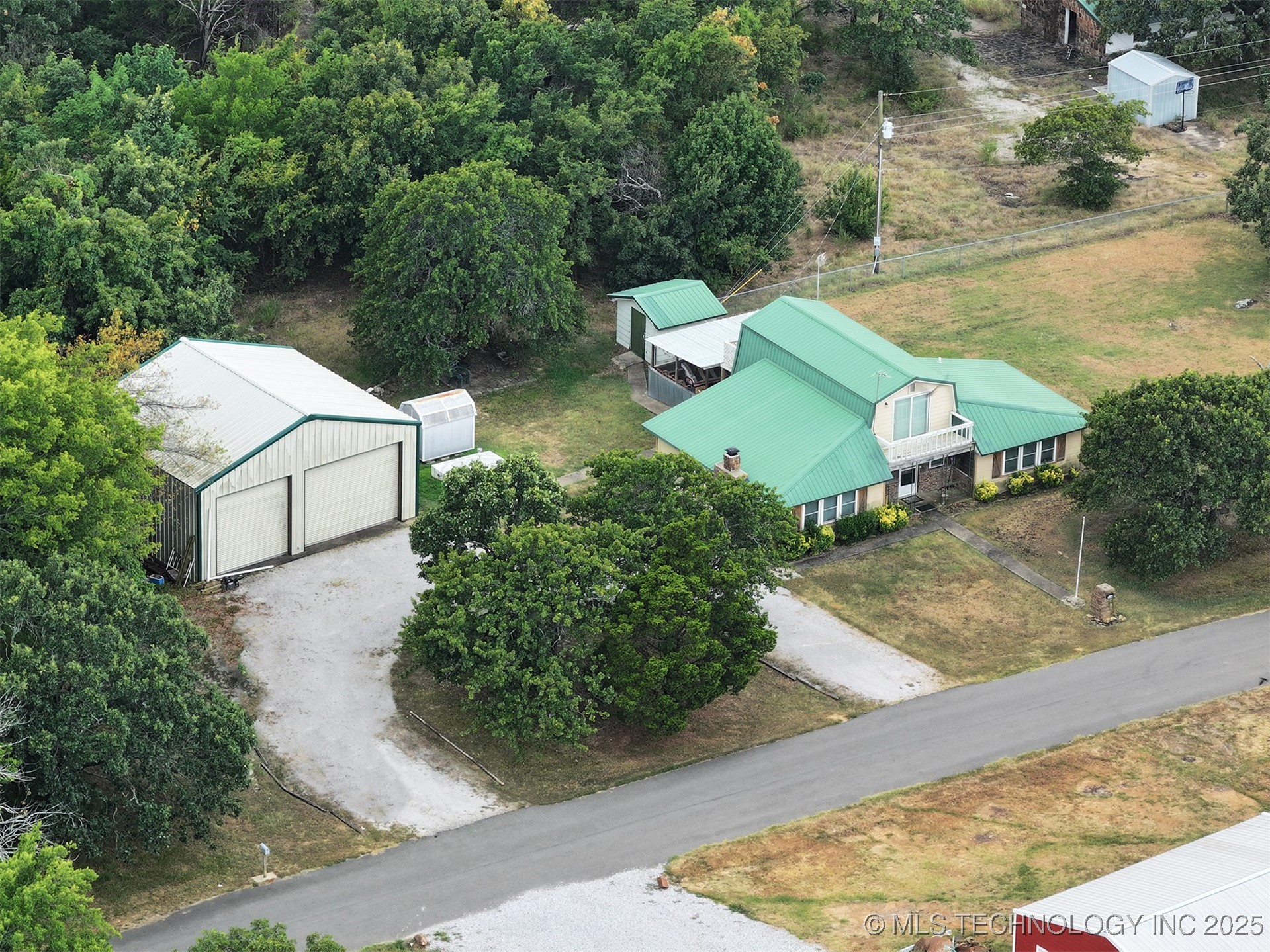 448644 E 979 Property Photo 1