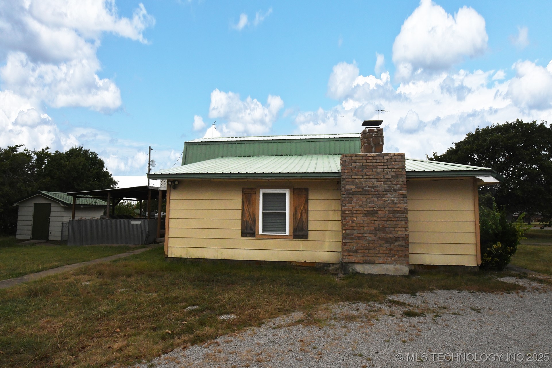 448644 E 979 Property Photo 37