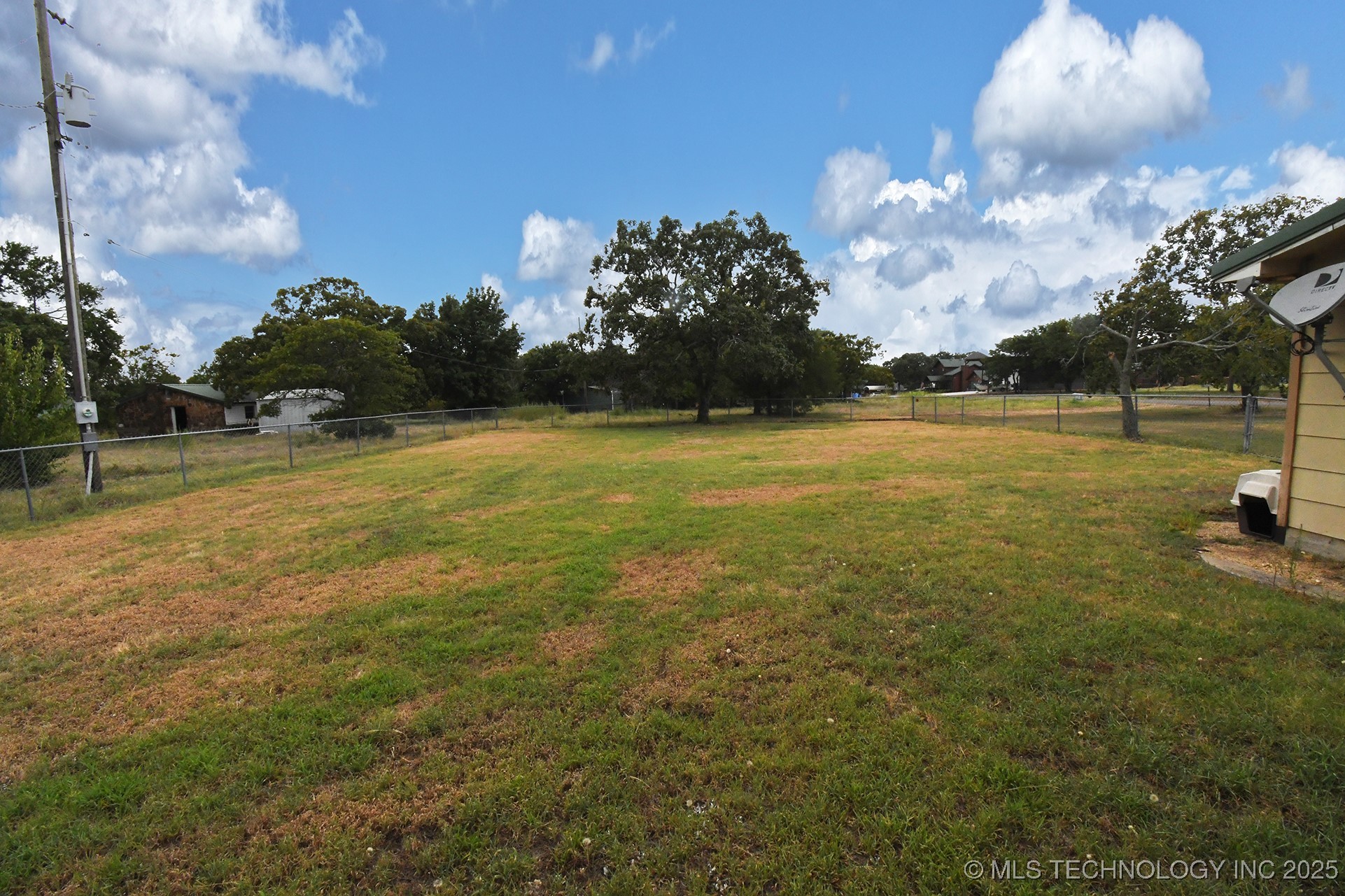 448644 E 979 Property Photo 45