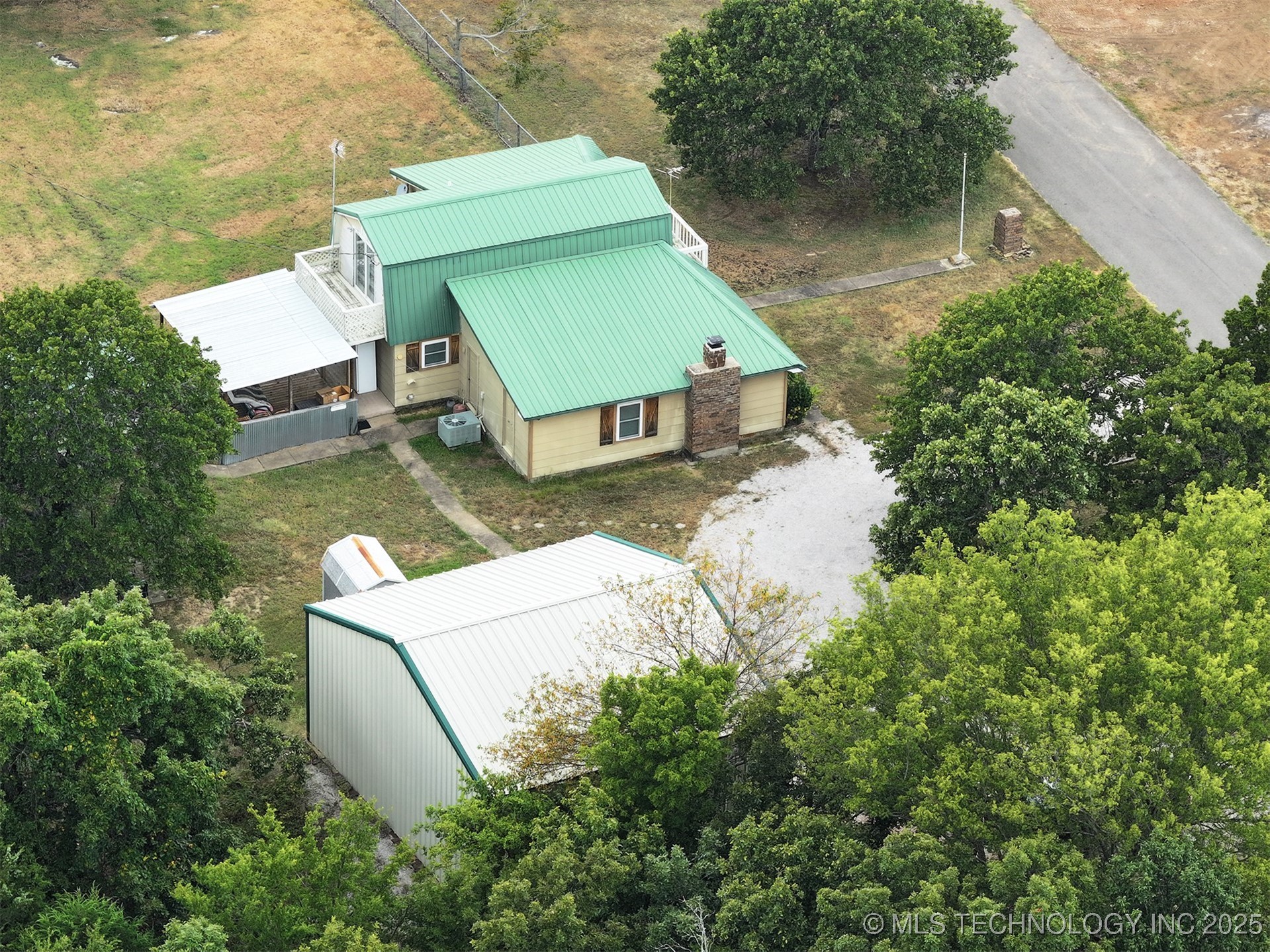 448644 E 979 Property Photo 46