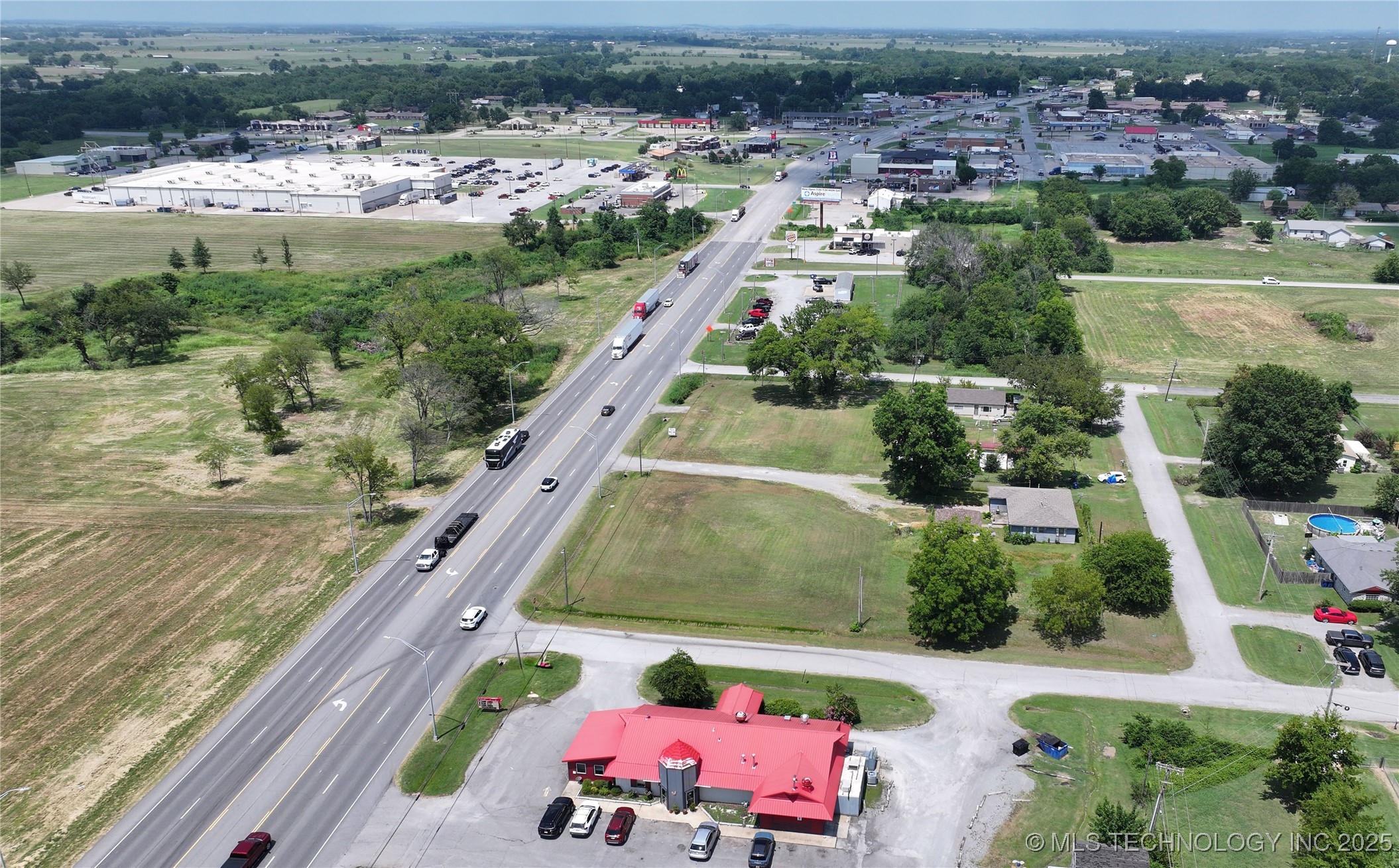 801 S Dewey Avenue Property Photo 5