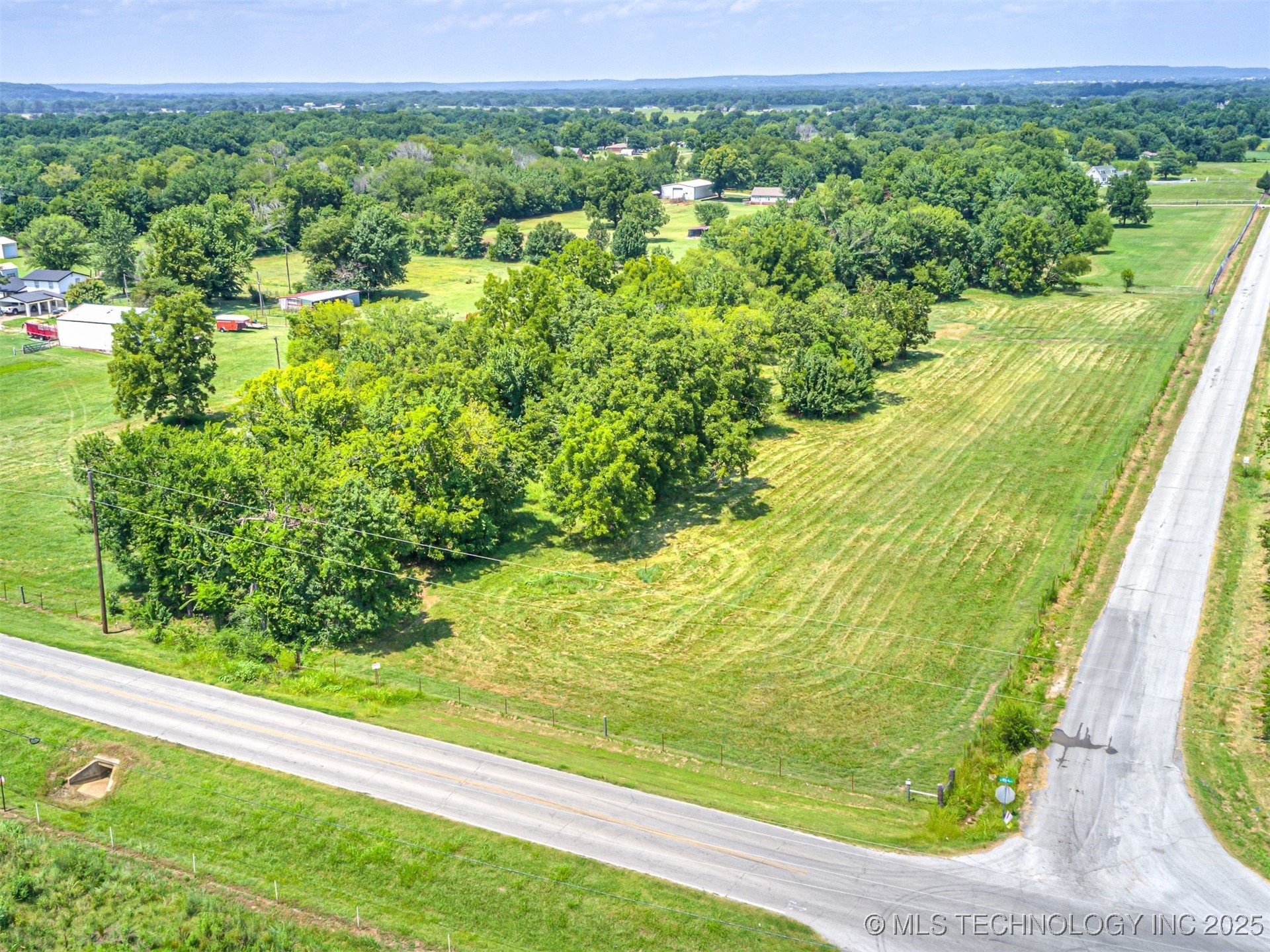 0 W 103rd Street N Property Photo 2