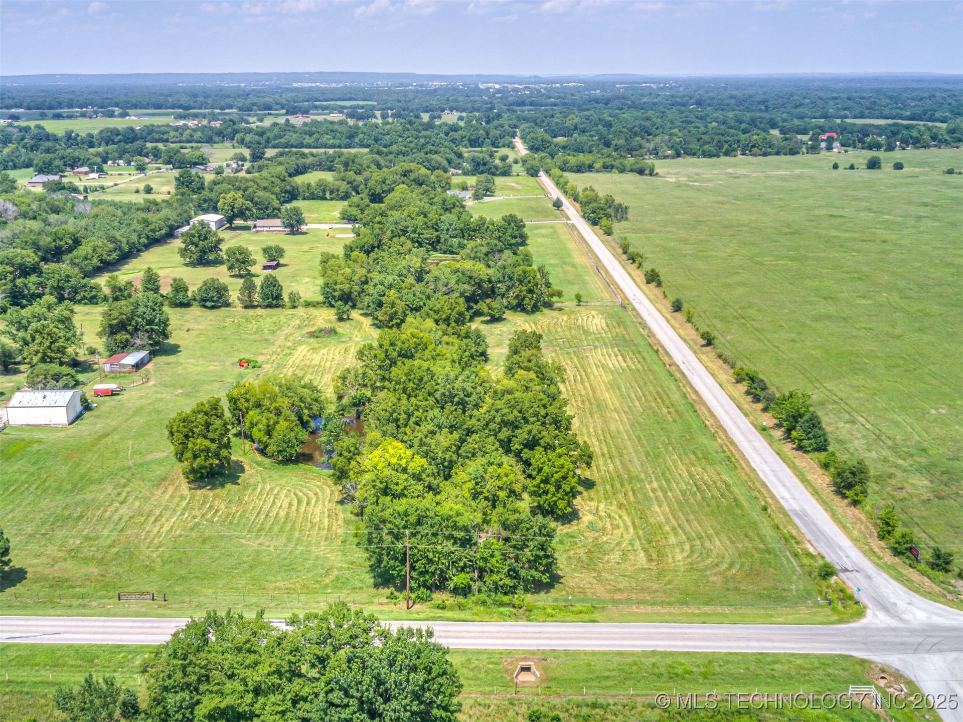 0 W 103rd Street N Property Photo 4