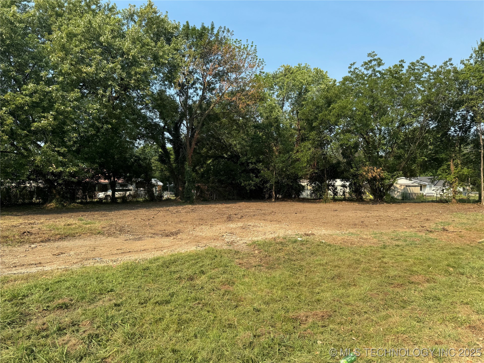 533 N Smith Street Property Photo 2