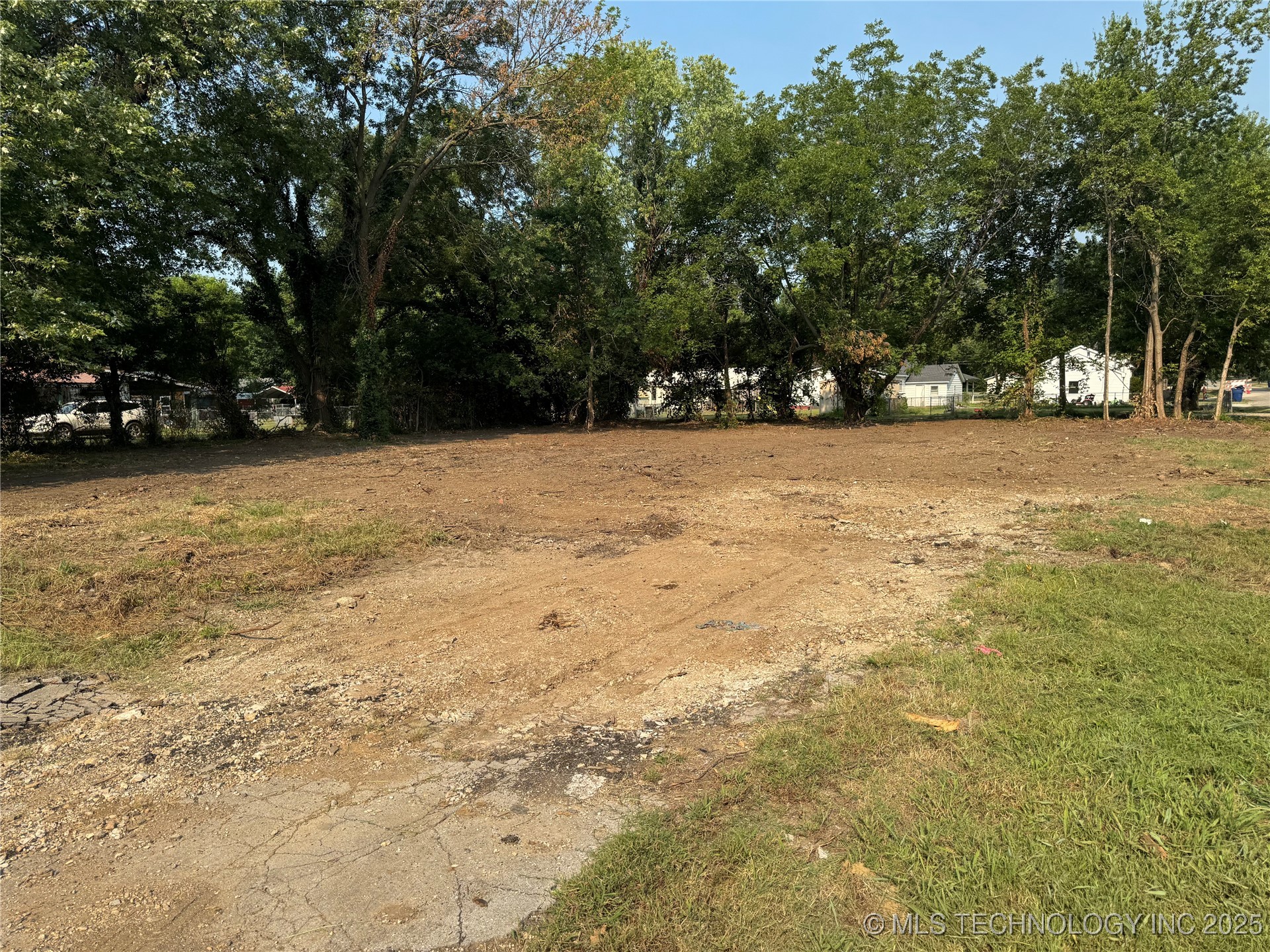 533 N Smith Street Property Photo 3