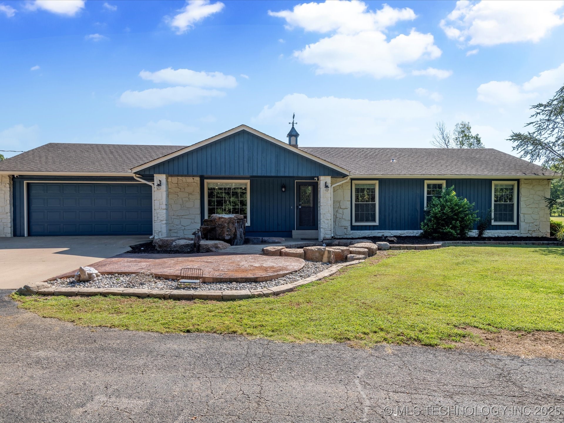 403000 W 2150 Drive Property Photo 2