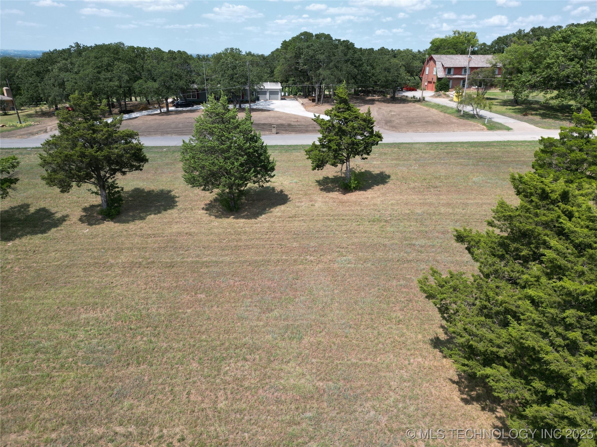 624 Country Club Road Property Photo 2