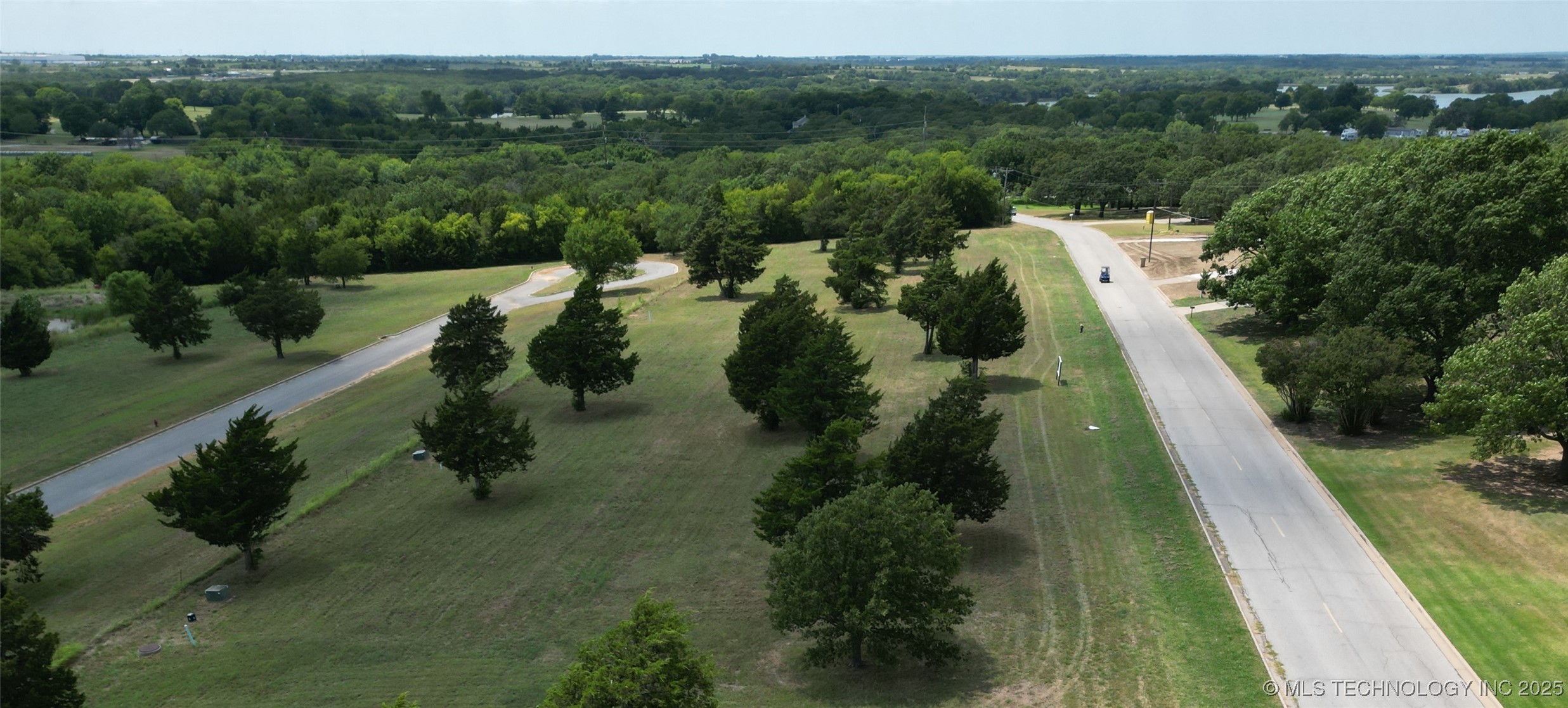 624 Country Club Road Property Photo 3