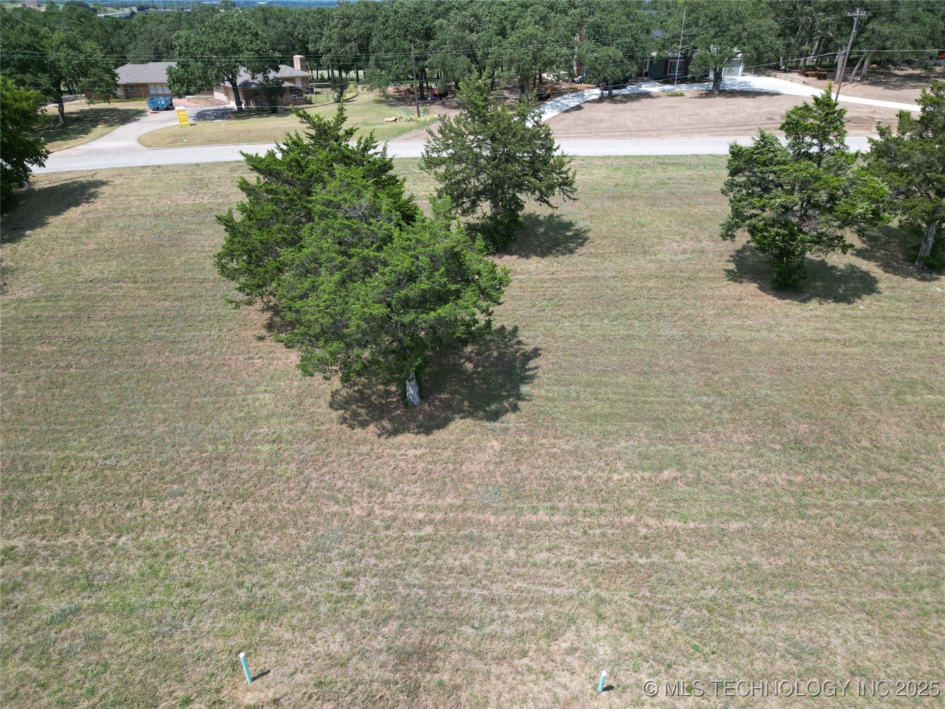628 Country Club Road Property Photo 2