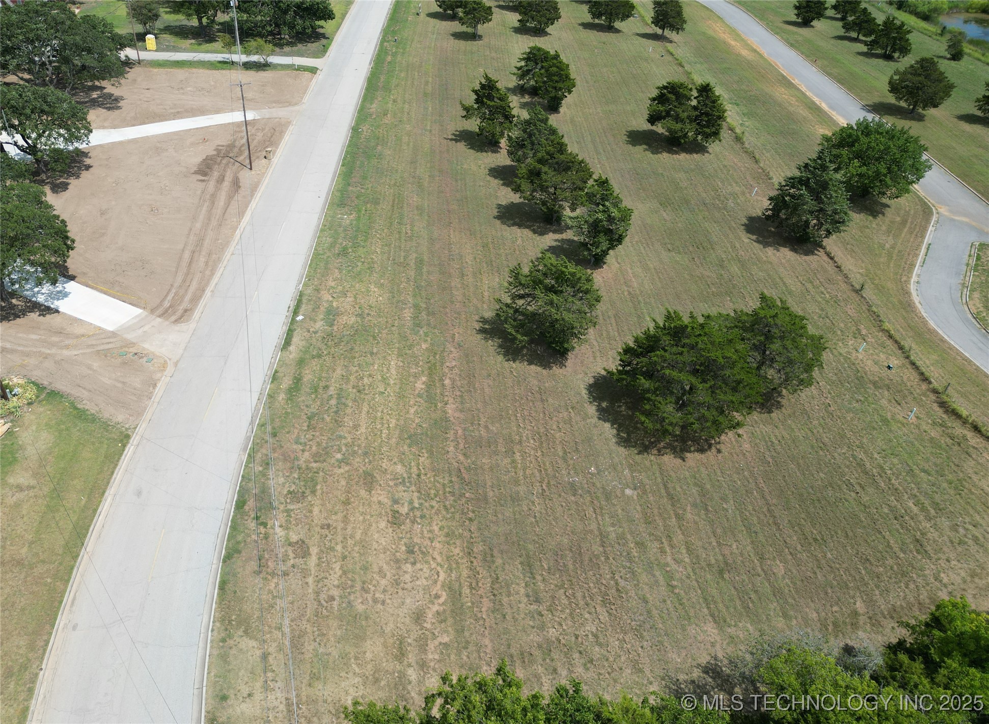 628 Country Club Road Property Photo 4