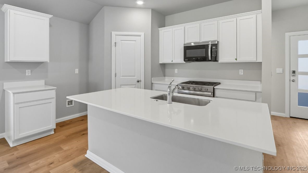 7502 N 154th East Avenue Property Photo 4