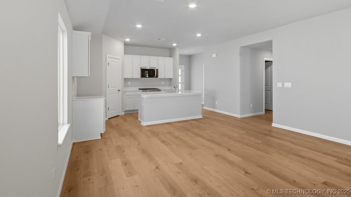 7502 N 154th East Avenue Property Photo 7