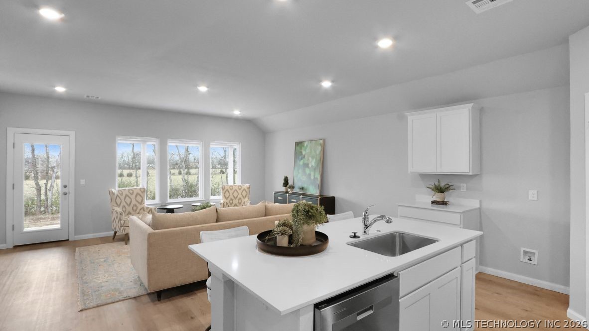 7408 N 154th East Avenue Property Photo 4