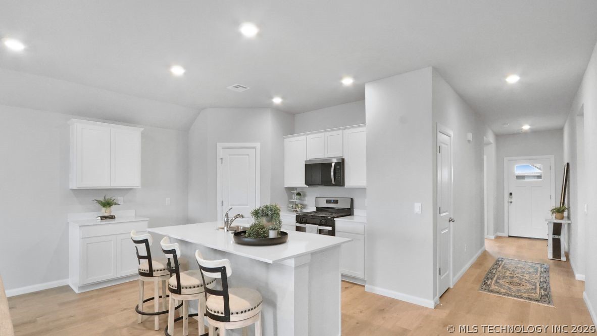 7408 N 154th East Avenue Property Photo 5