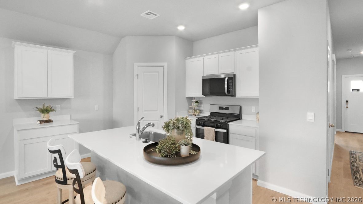 7408 N 154th East Avenue Property Photo 6