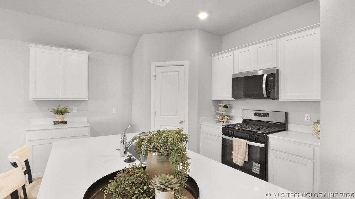 7408 N 154th East Avenue Property Photo 7