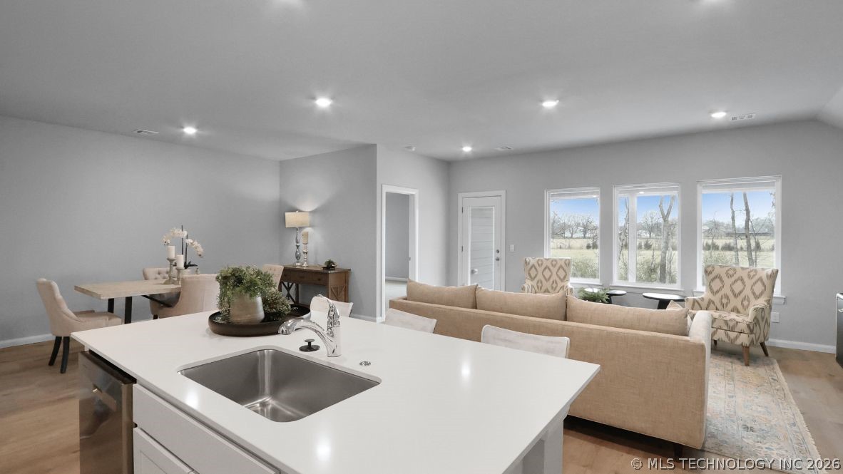 7408 N 154th East Avenue Property Photo 8