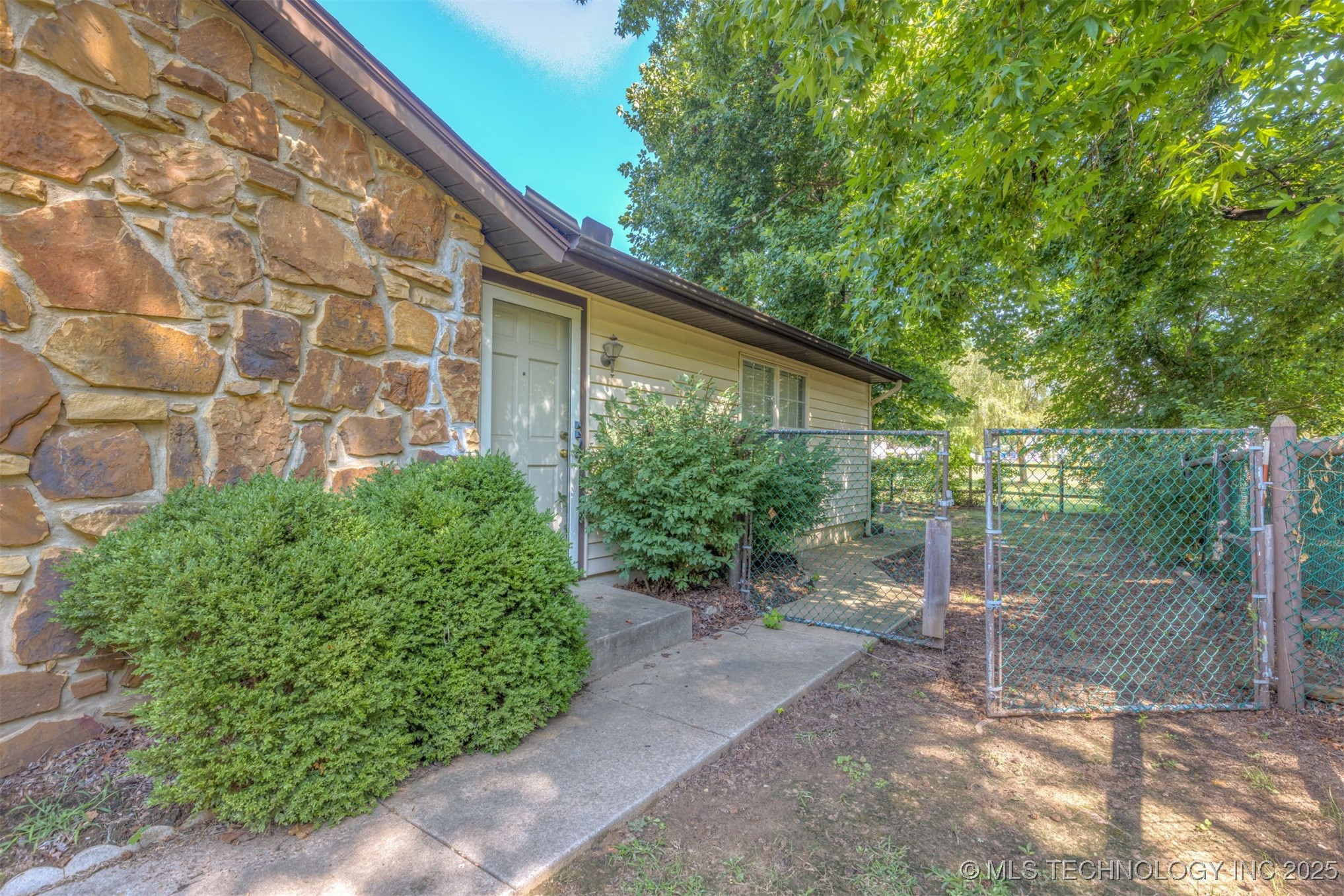 12811 E 133rd Street Property Photo 39