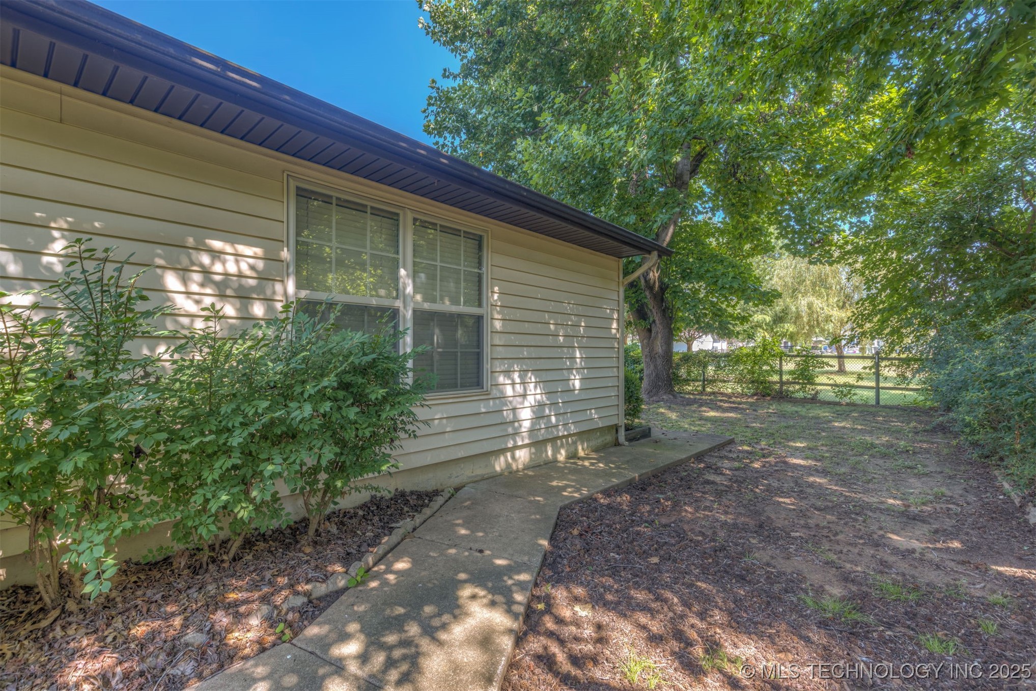 12811 E 133rd Street Property Photo 40