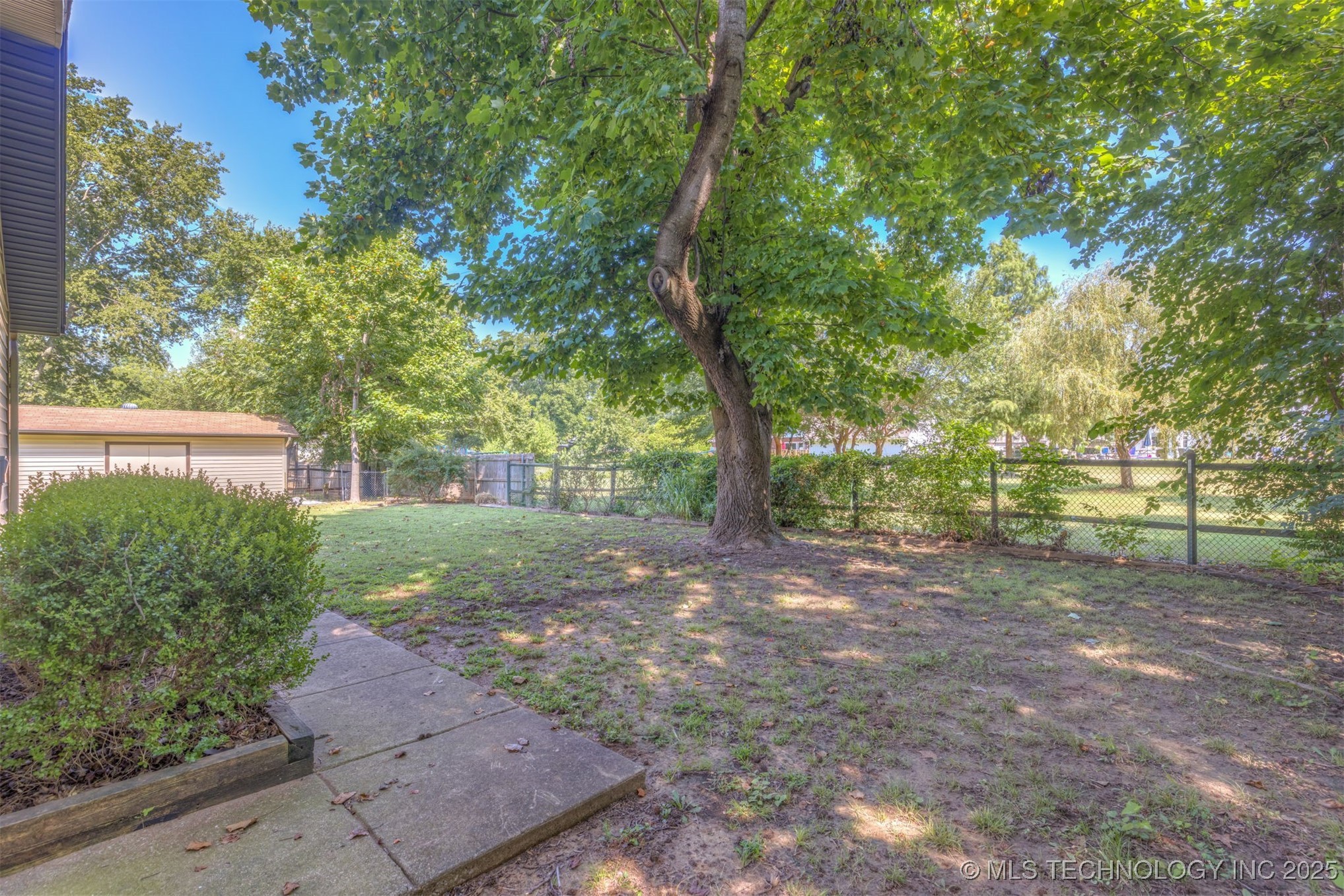 12811 E 133rd Street Property Photo 41