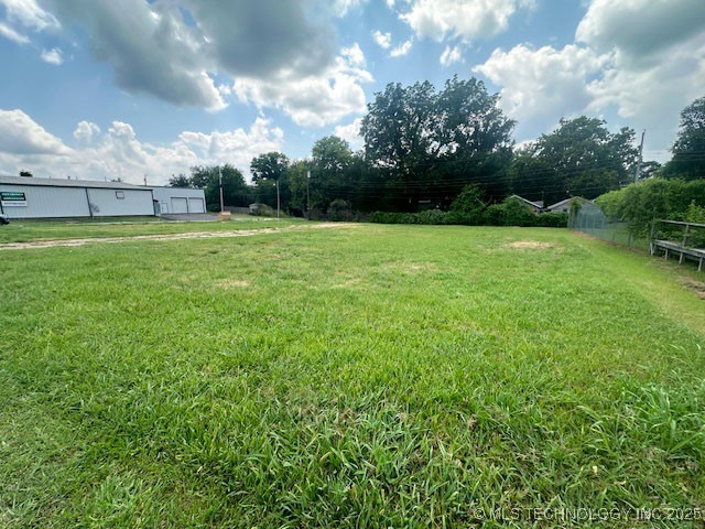 820 S Wood Drive Property Photo 4