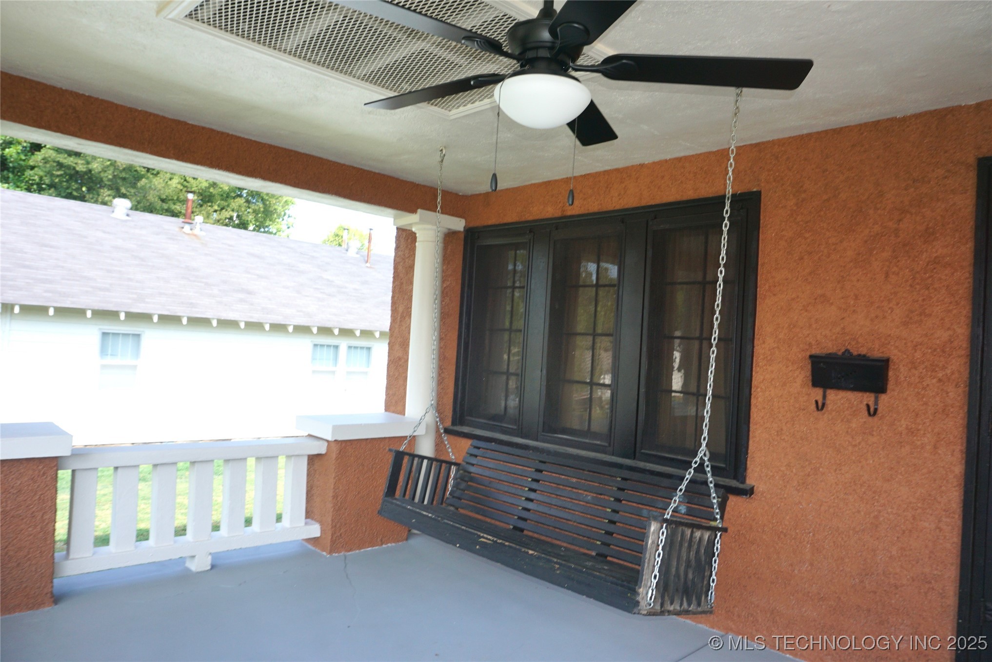 602 Cummings Street Property Photo 8